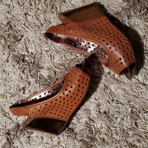 KENNETH COLE REACTION Soley Roller 3LE